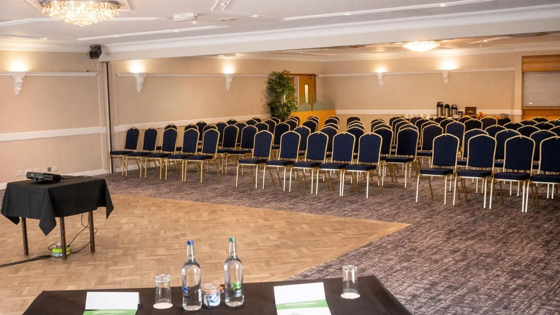 Holiday Inn A55 Chester West By Ihg Northop Hotel