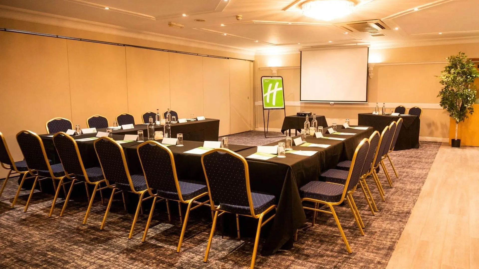 Holiday Inn A55 Chester West By Ihg Northop 3*,  United Kingdom